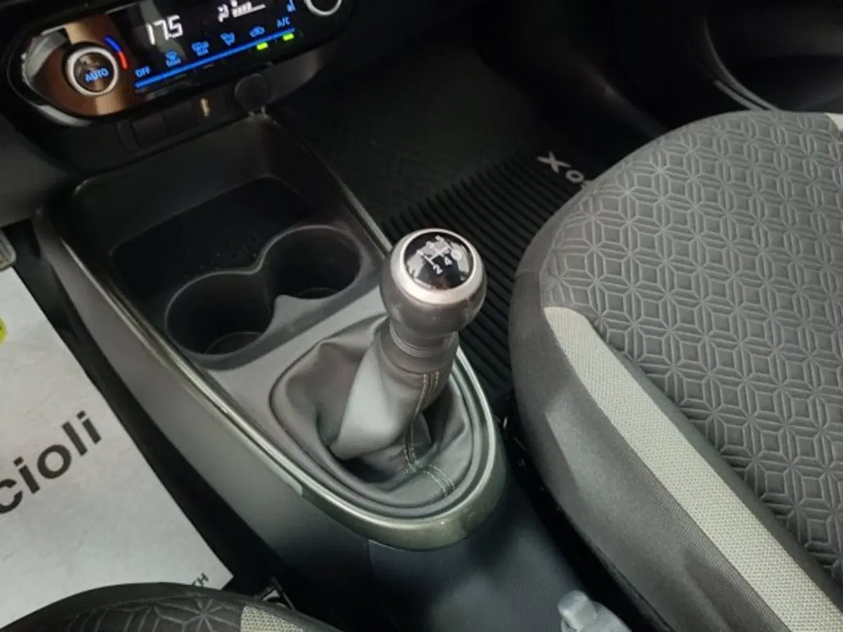 Toyota Aygo X usata a Teramo (15)