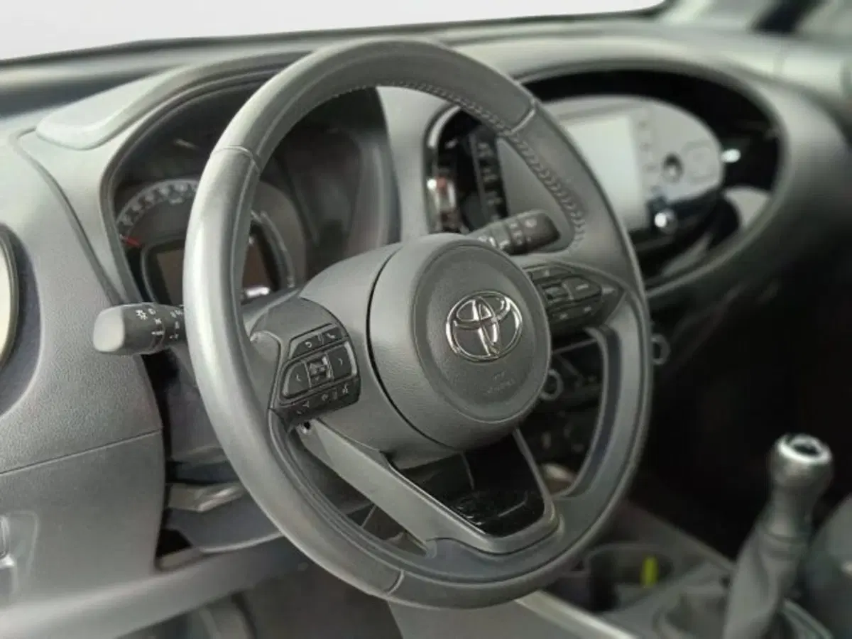 Toyota Aygo X usata a Teramo (16)