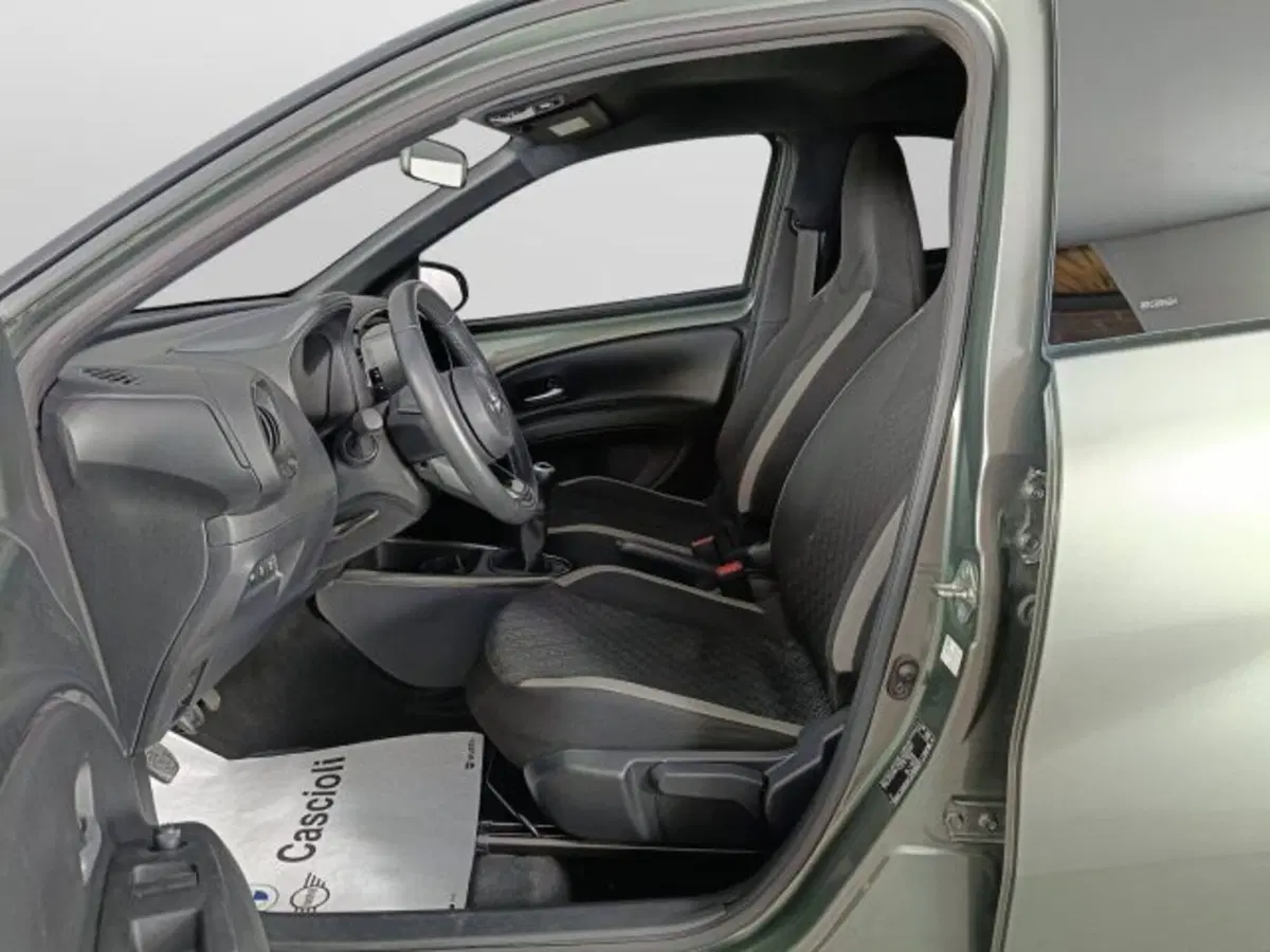 Toyota Aygo X usata a Teramo (8)