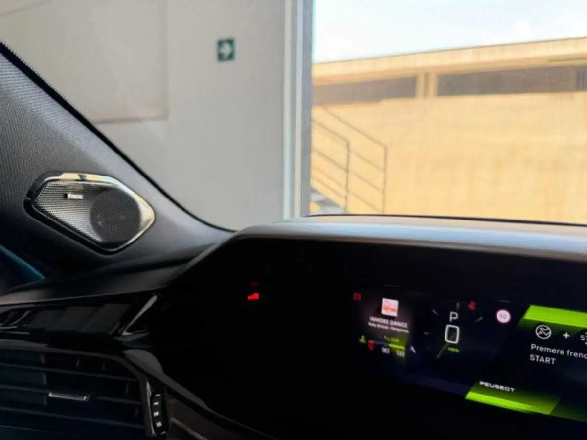 Peugeot 408 usata a Caltanissetta (12)