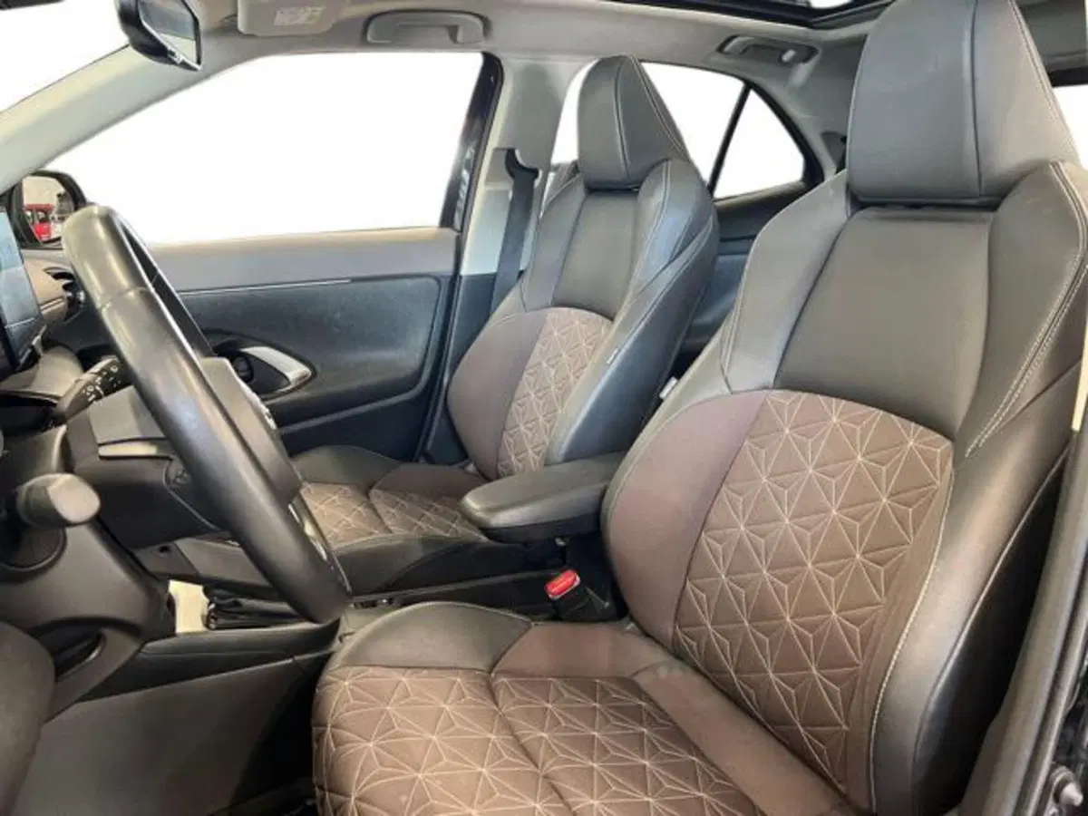 Toyota Yaris Cross usata a Vercelli (7)