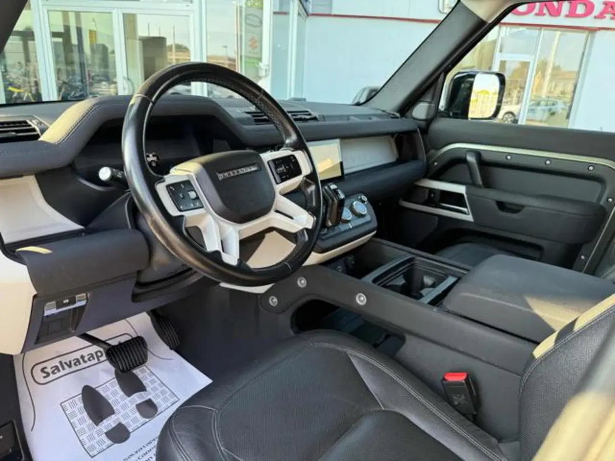 Land Rover Defender usata a Lucca (9)
