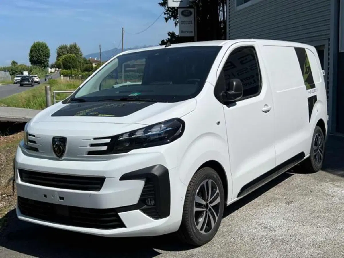 Peugeot Expert Furgone nuova a Lucca