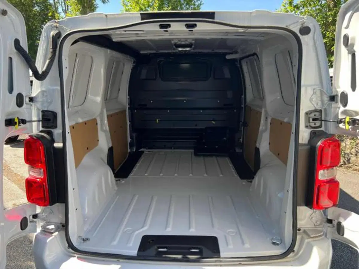 Peugeot Expert Furgone nuova a Lucca (7)