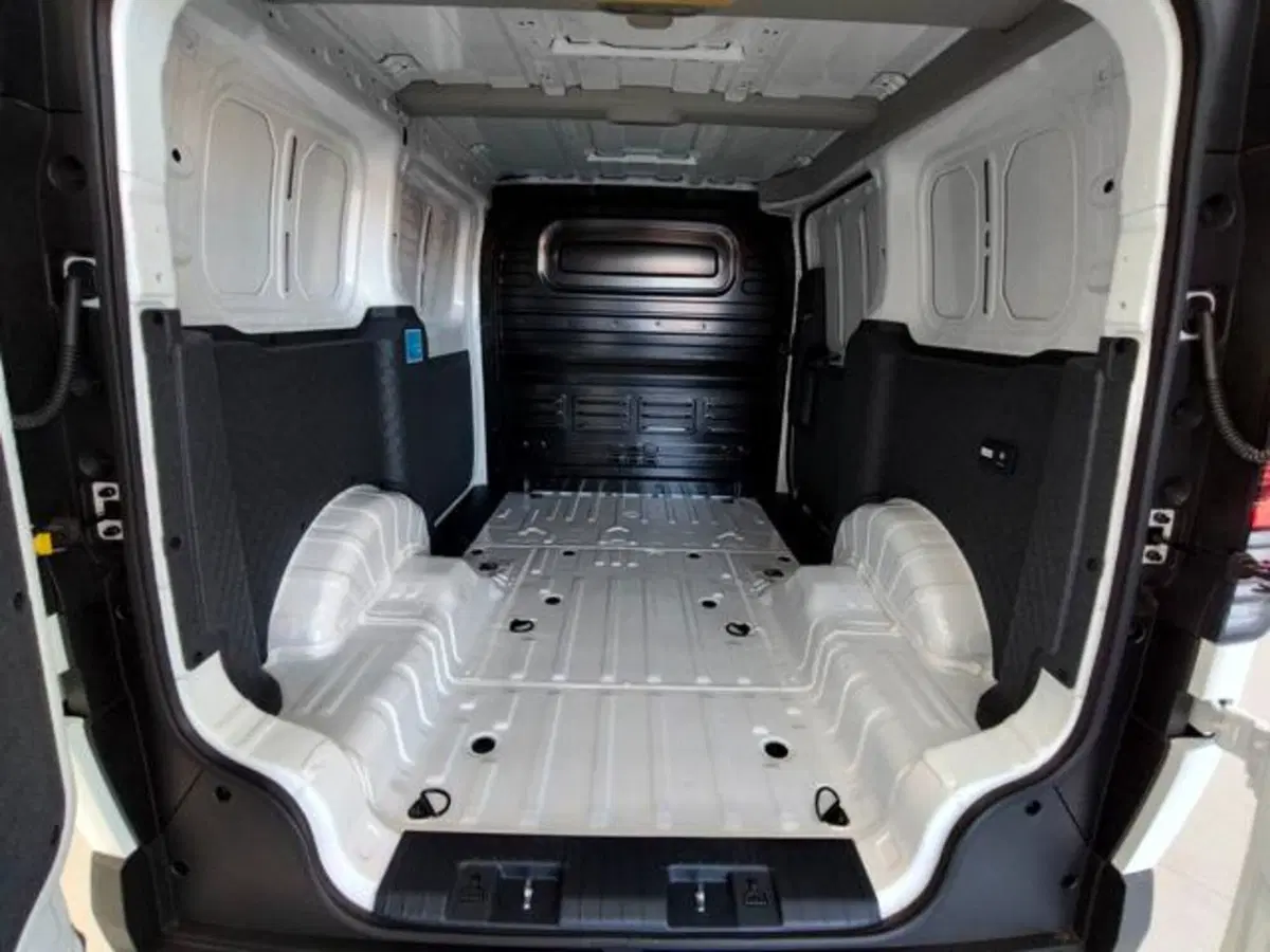 Kia PV5 nuova a Como (15)
