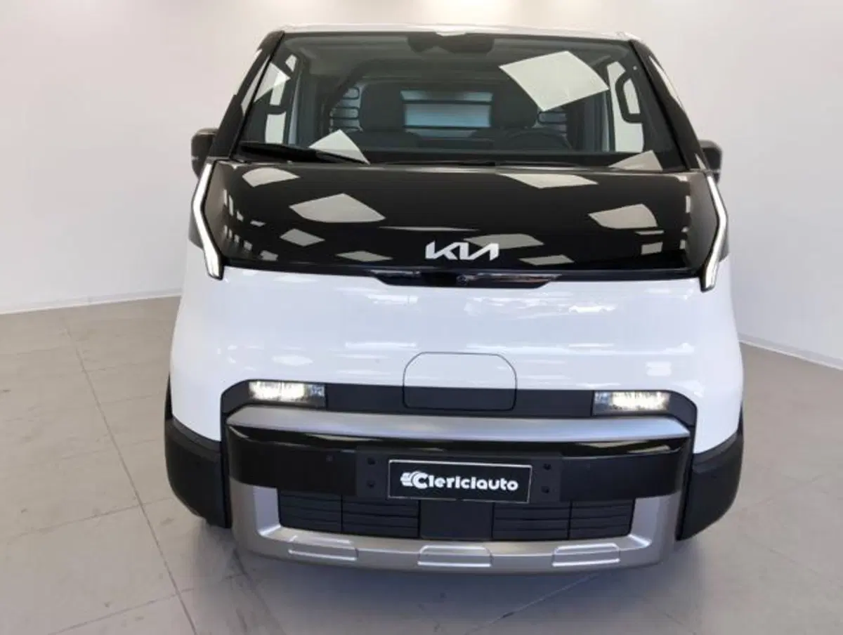 Kia PV5 nuova a Como (4)