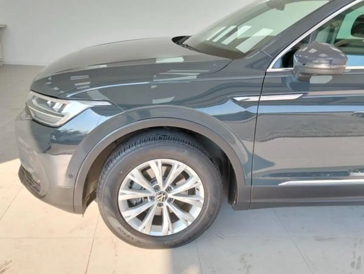 Volkswagen Tiguan usata a Como (9)