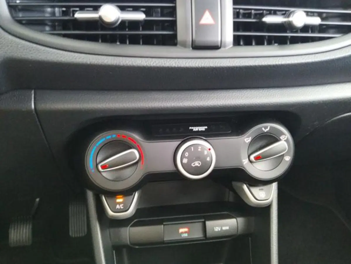 Kia Picanto usata a Como (16)