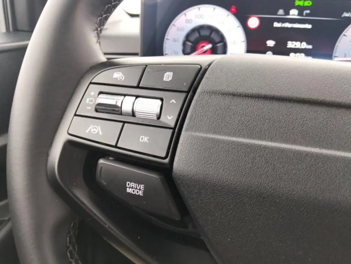 Kia Stonic usata a Como (11)