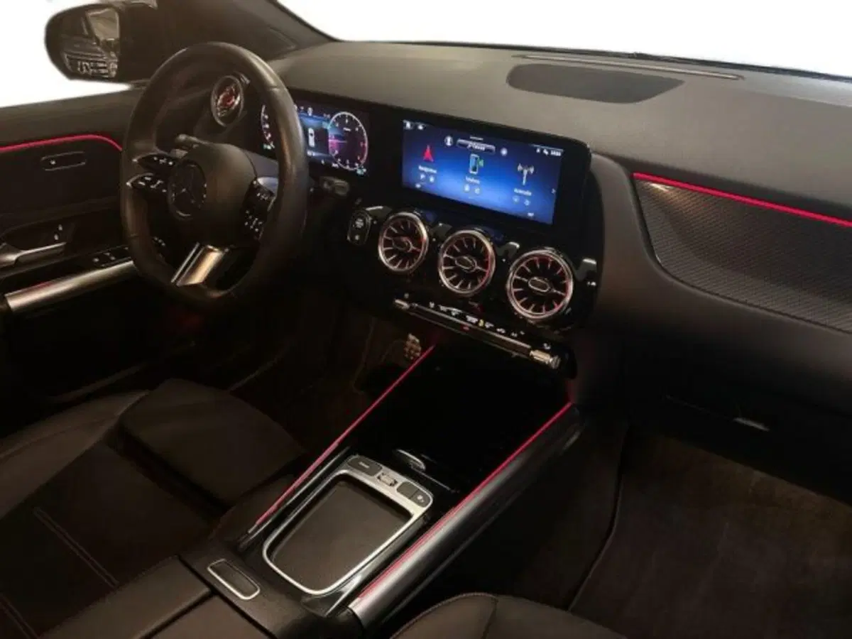 Mercedes-Benz GLA SUV usata a Avellino (14)