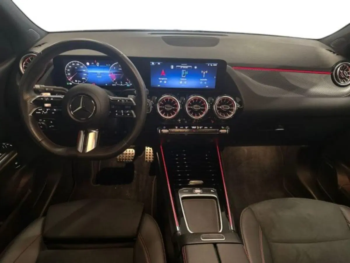 Mercedes-Benz GLA SUV usata a Avellino (8)