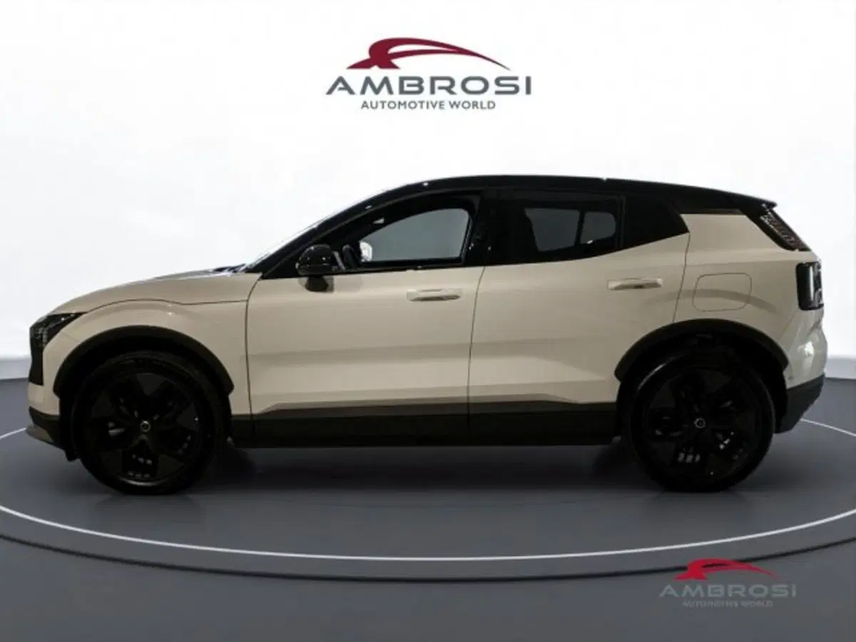 Volvo EX30 Cross Country nuova a Perugia (5)