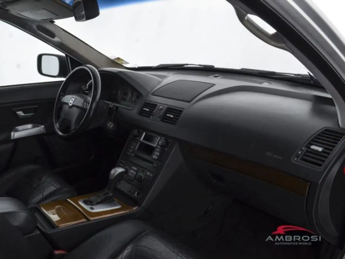 Volvo XC90 usata a Perugia (12)