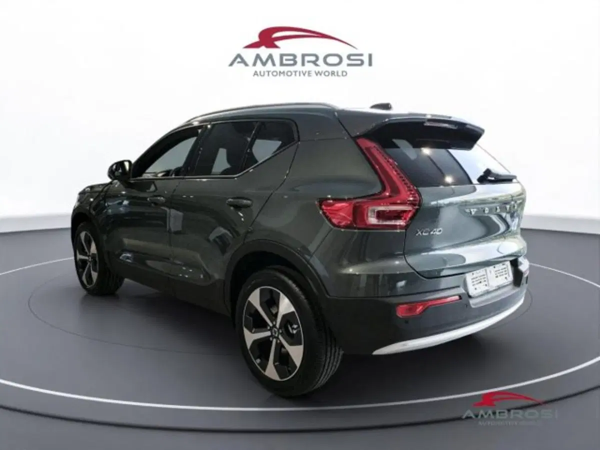 Volvo XC40 nuova a Perugia (4)