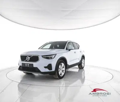 Volvo XC40 B3 automatico Essential nuova a Corciano