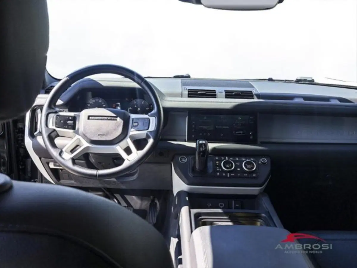 Land Rover Defender usata a Perugia (12)