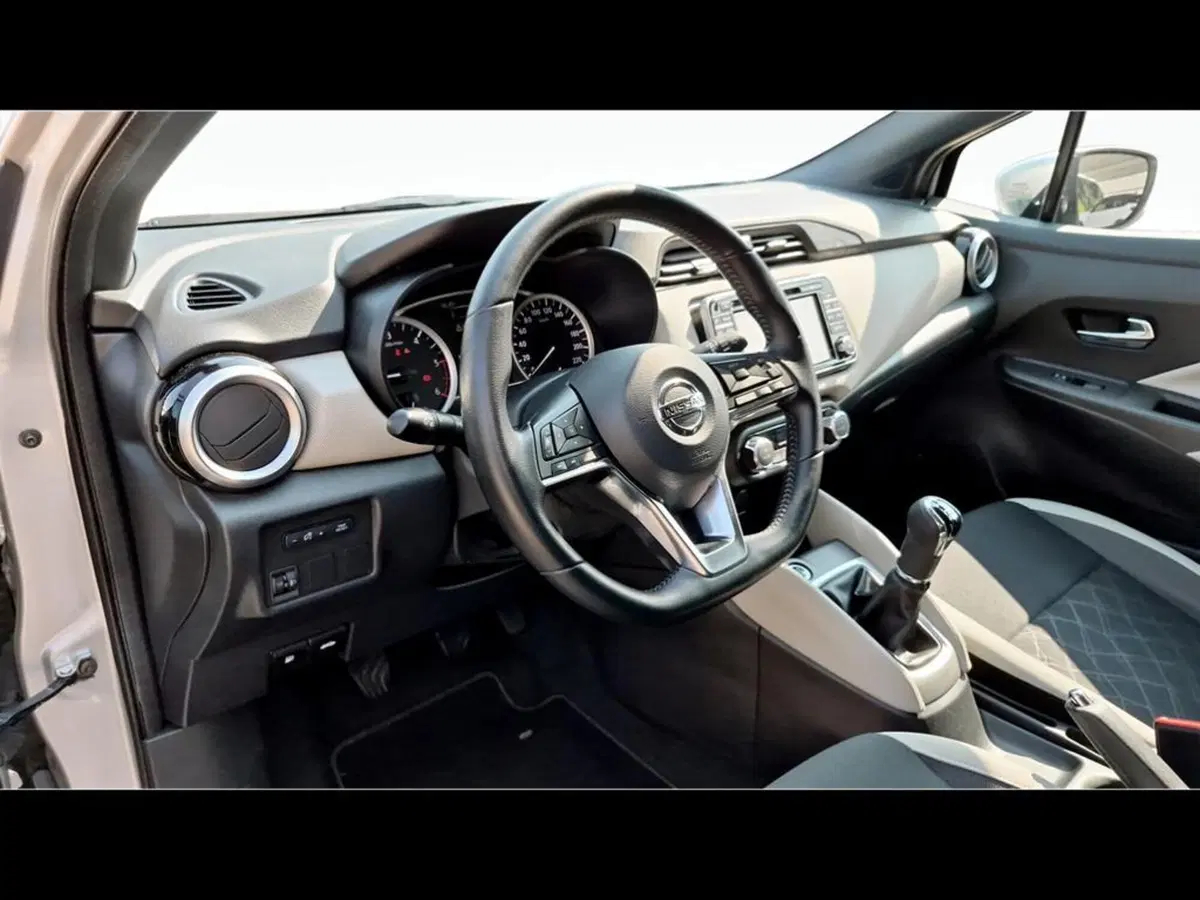 Nissan Micra usata a Varese (9)