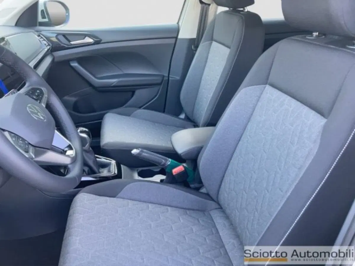 Volkswagen T-Cross nuova a Messina (9)