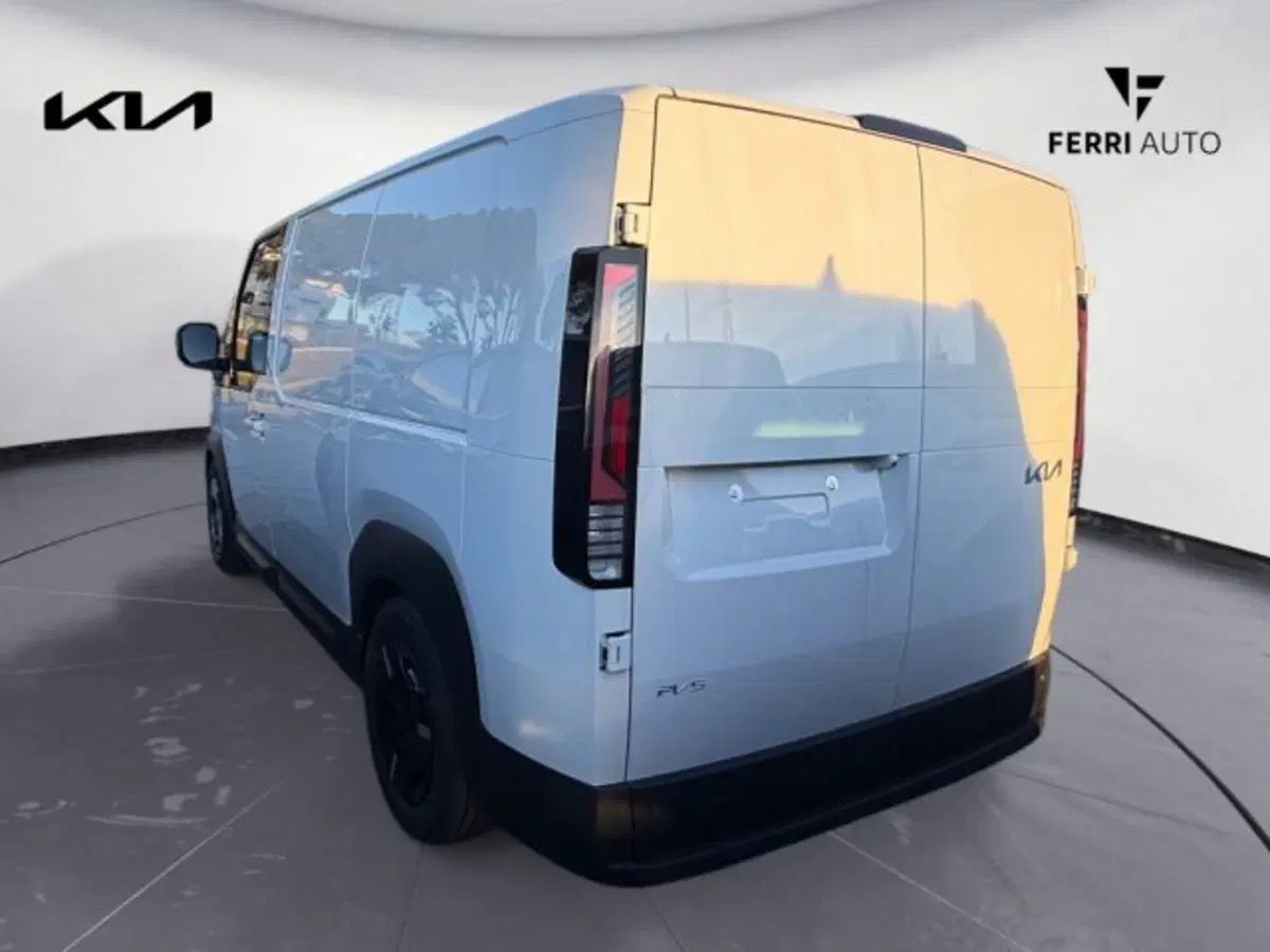 Kia PV5 Furgone nuova a Udine (5)