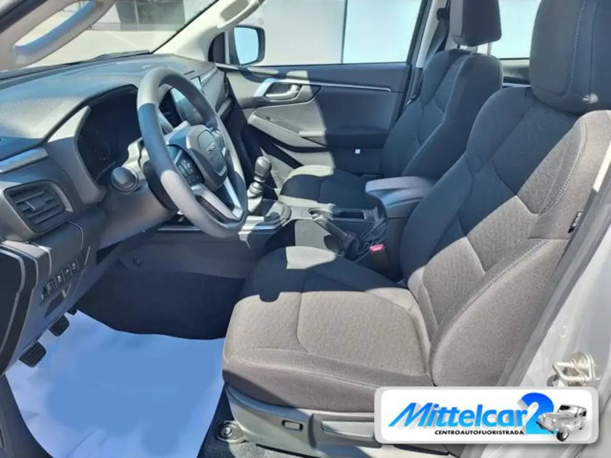 Isuzu D-Max Pick-up nuova a Udine (10)