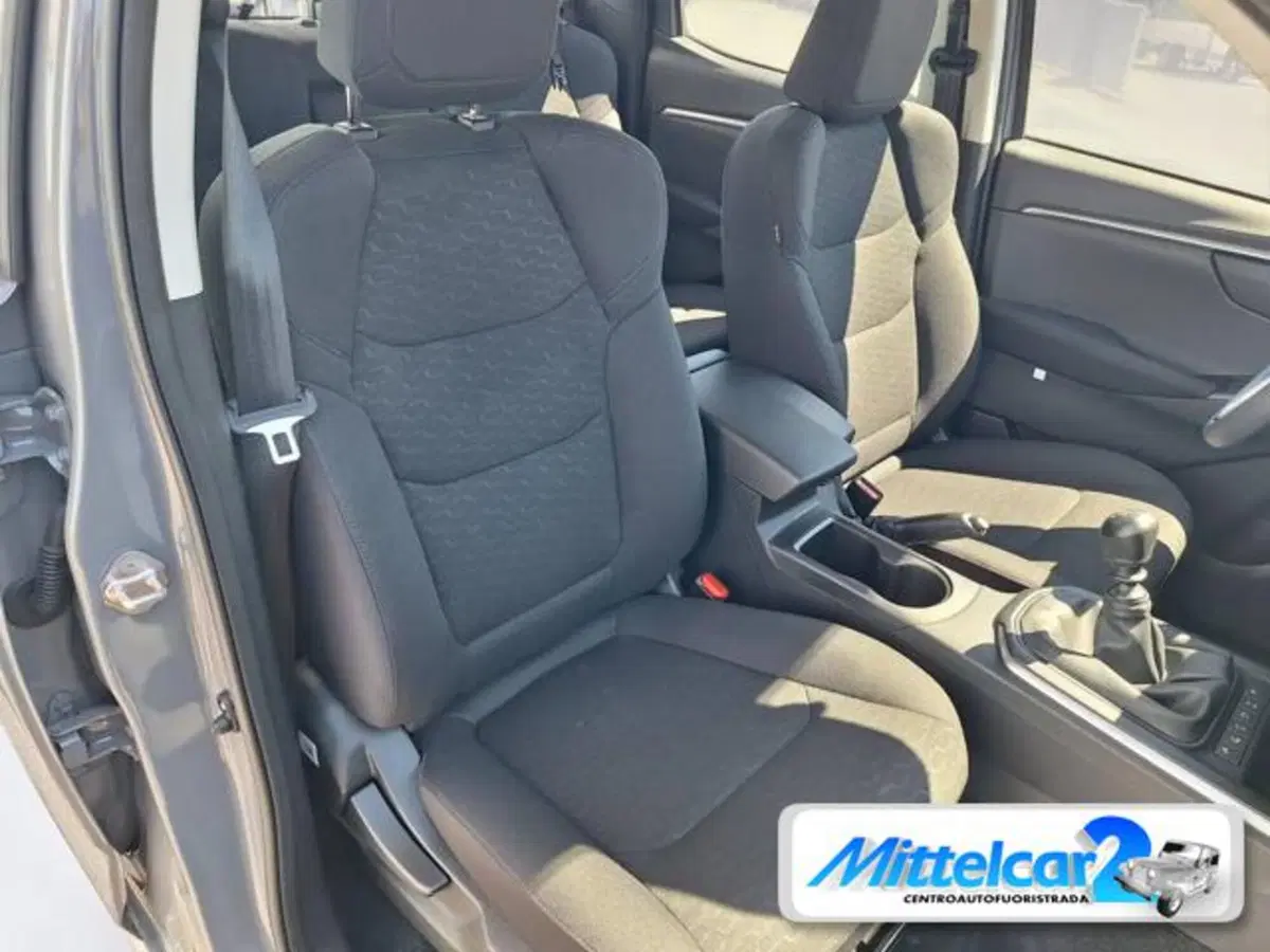 Isuzu D-Max Pick-up nuova a Udine (12)