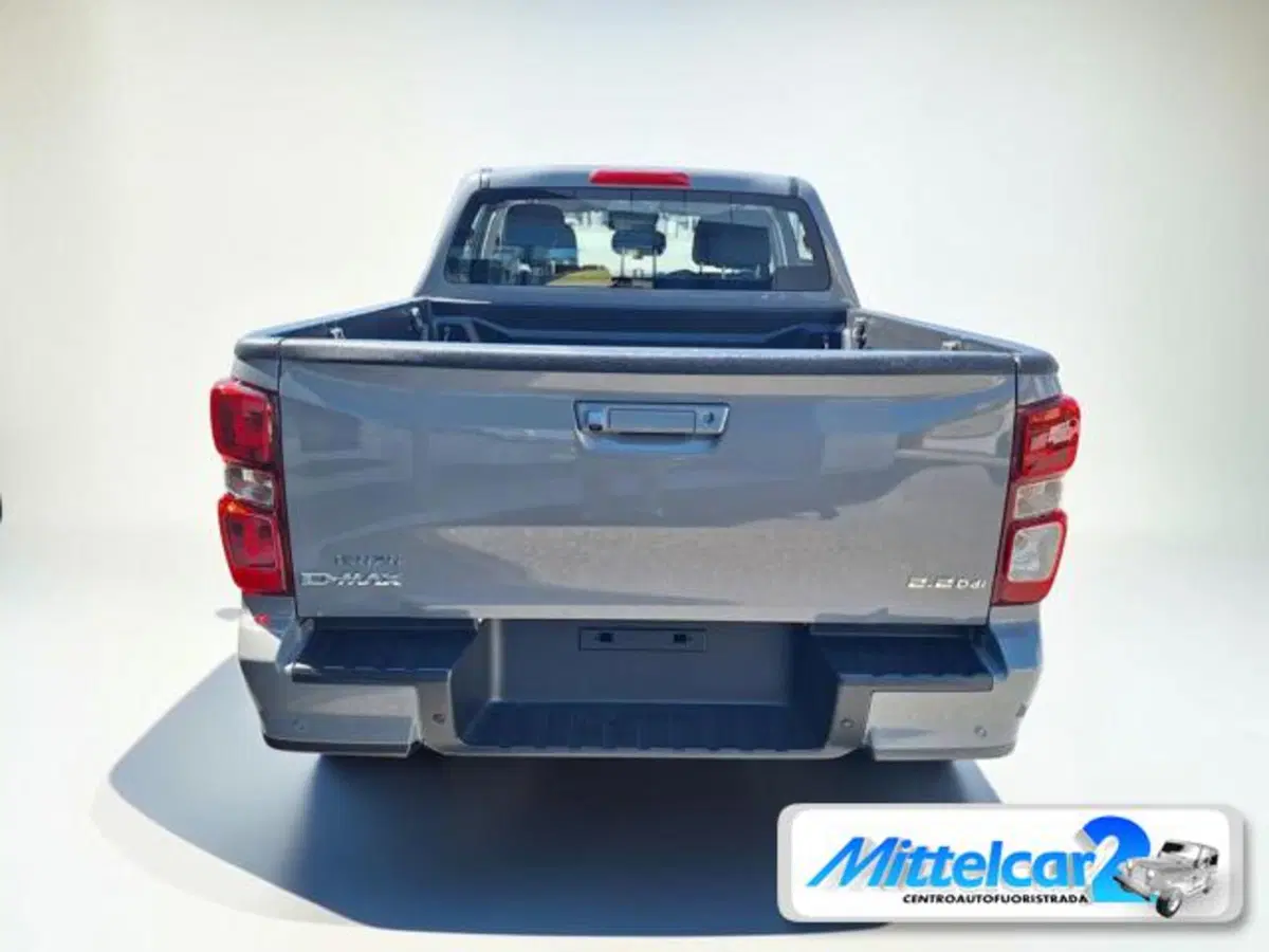 Isuzu D-Max Pick-up nuova a Udine (4)
