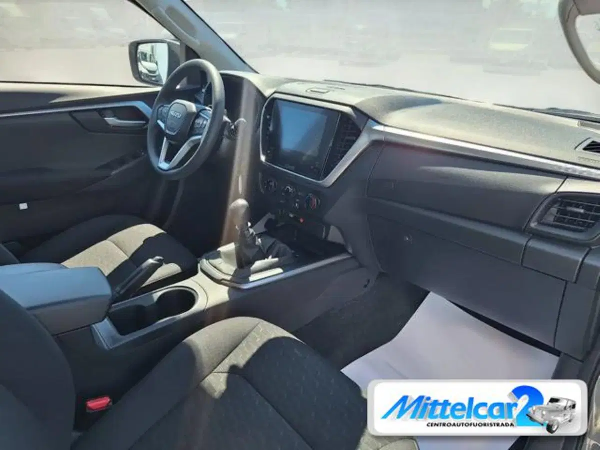 Isuzu D-Max Pick-up nuova a Udine (9)