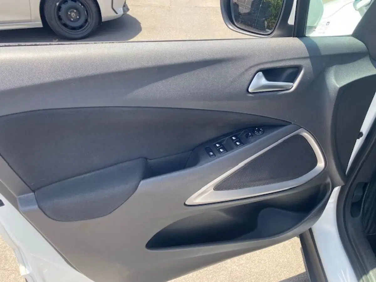 Opel Crossland X usata a Catania (12)