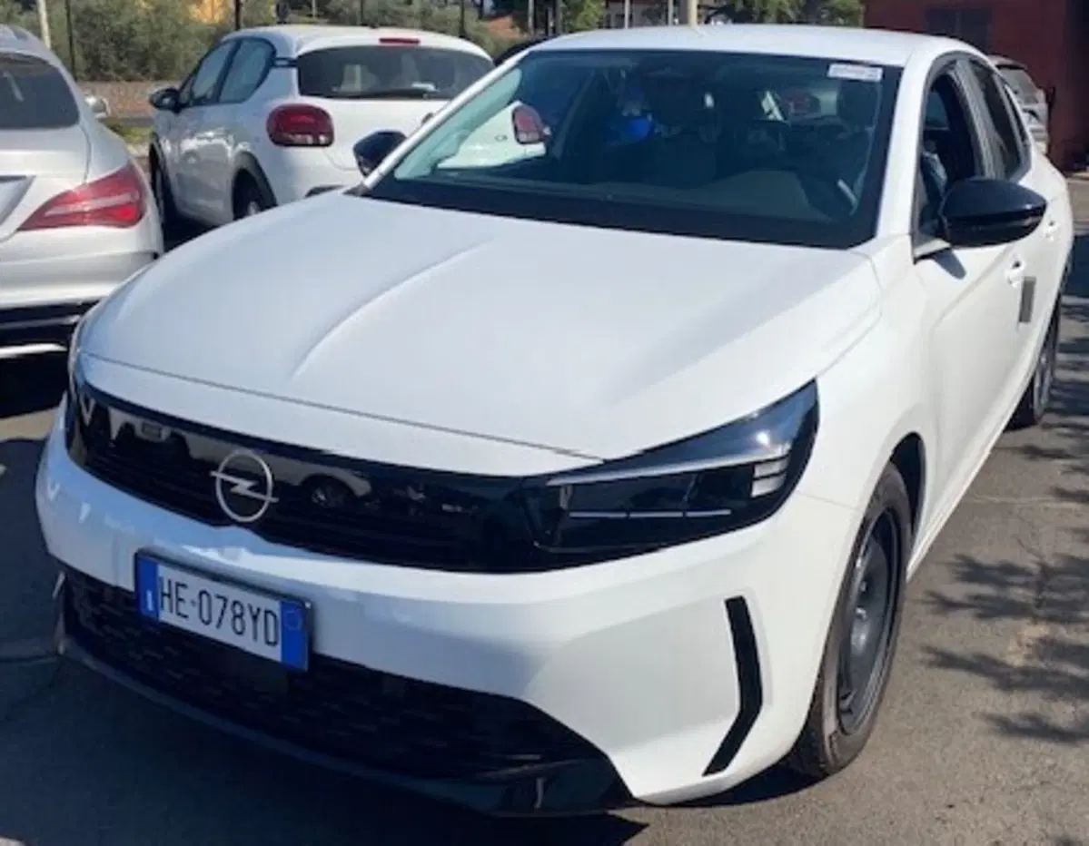 Opel Corsa nuova a Catania