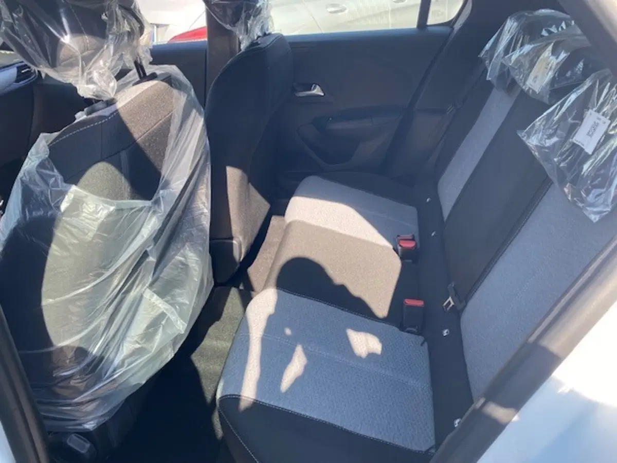 Opel Corsa nuova a Catania (11)