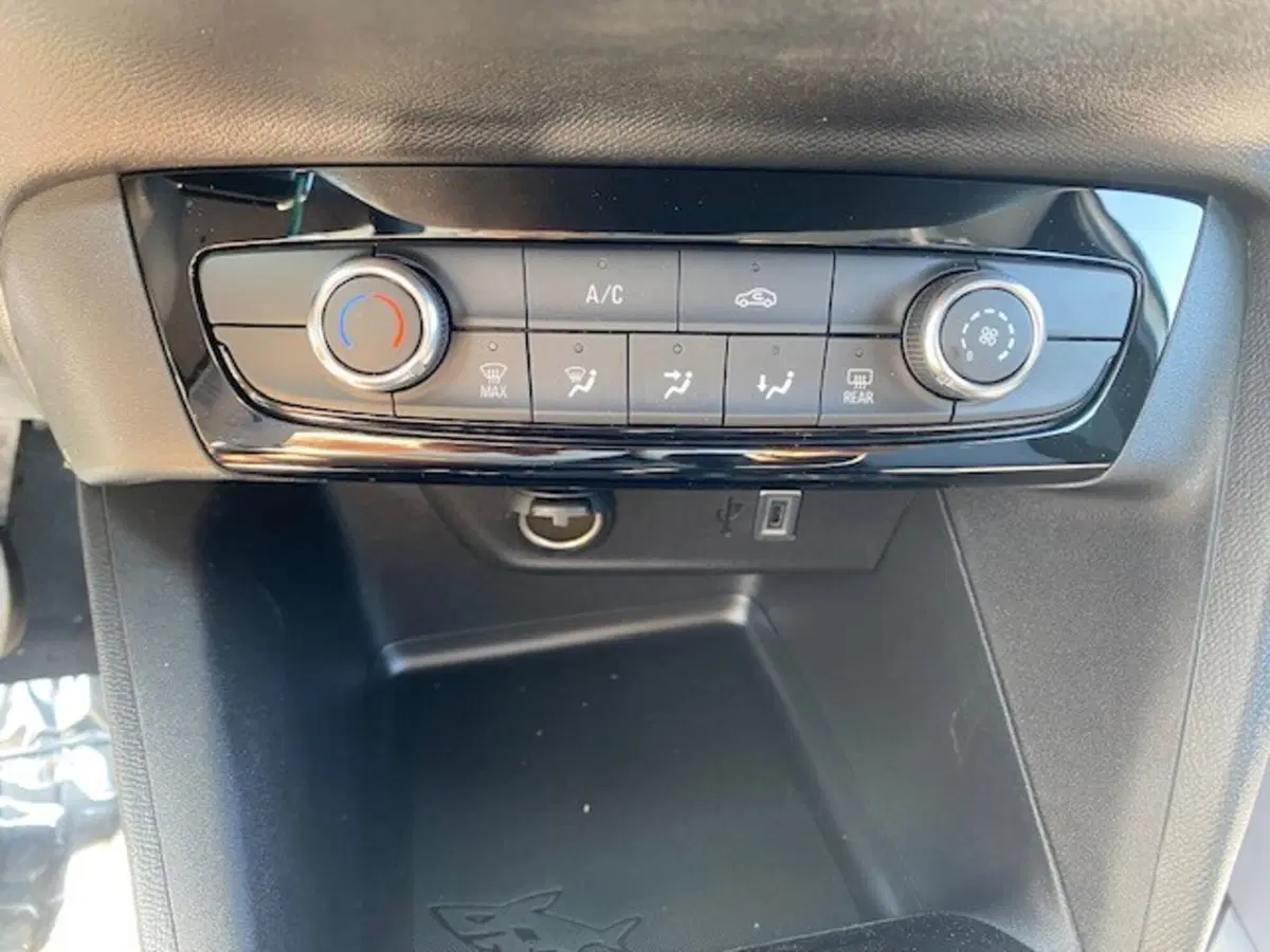 Opel Corsa nuova a Catania (7)