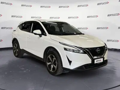 Nissan Qashqai 1.3 mhev N-Connecta 2wd 140cv del 2023 usata a Verona