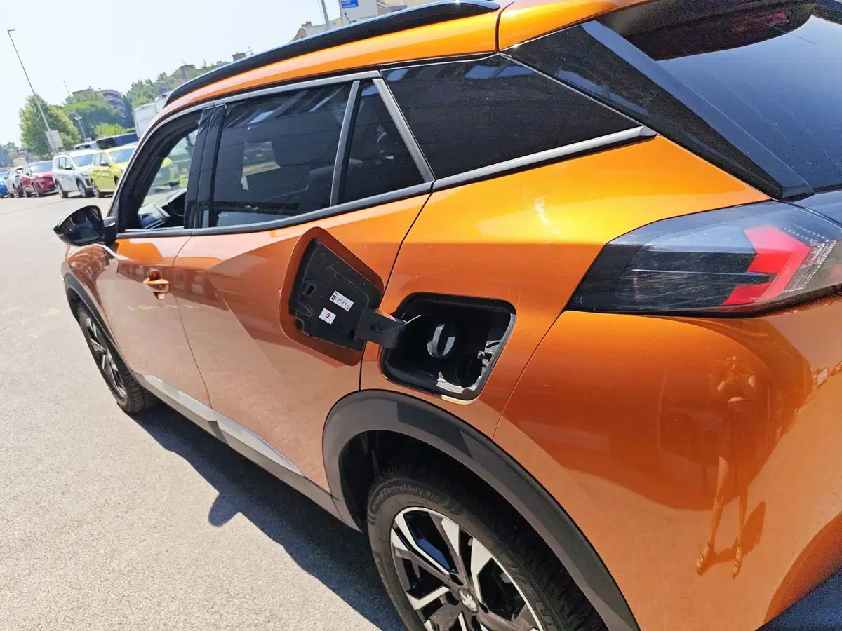 Peugeot 2008 usata a Monza e Brianza (16)