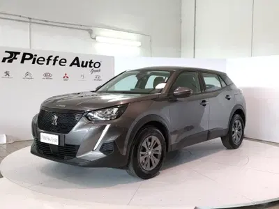 Peugeot 2008 PureTech 100 S&amp;S Active Pack del 2021 usata a Grottammare