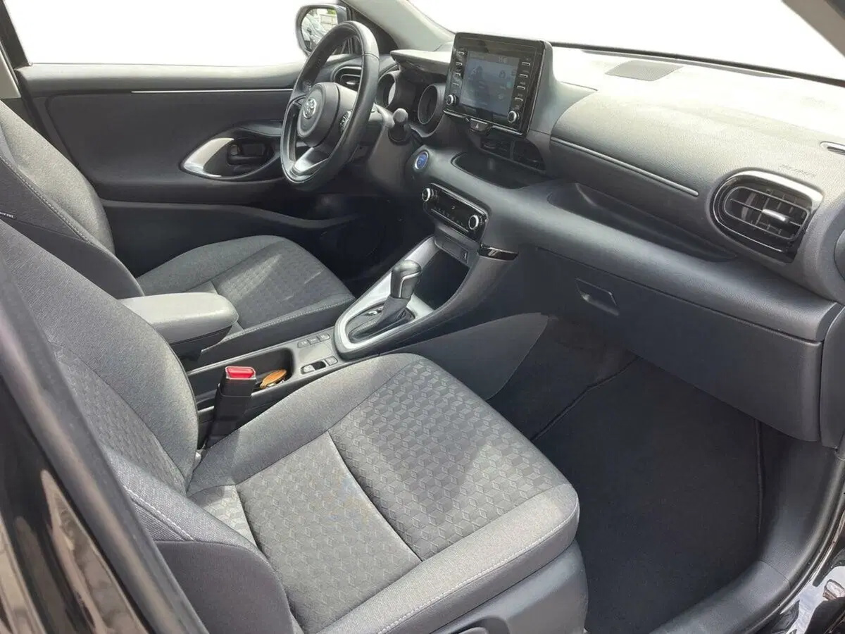 Toyota Yaris usata a Lecco (16)