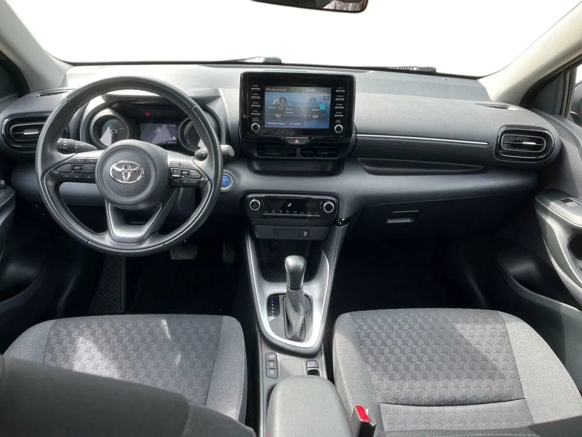 Toyota Yaris usata a Lecco (17)