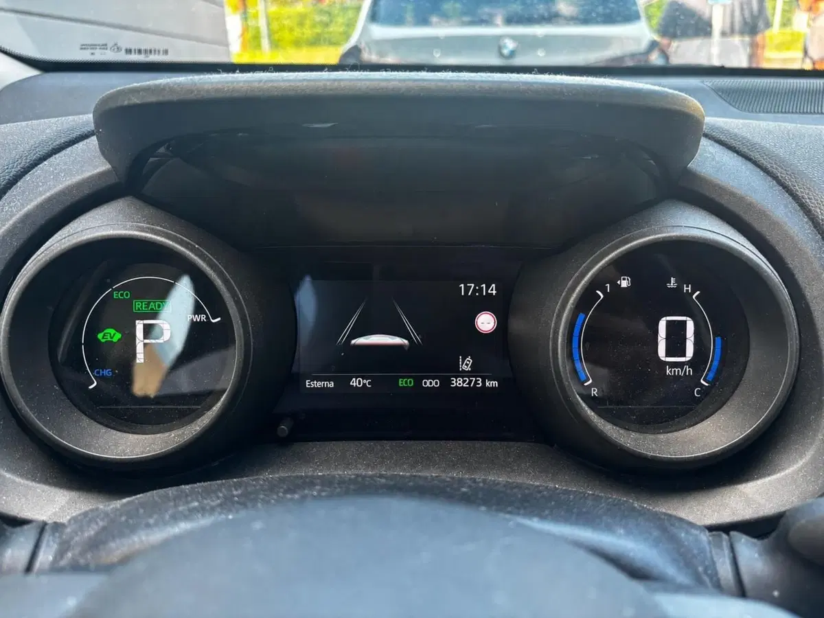 Toyota Yaris usata a Lecco (9)