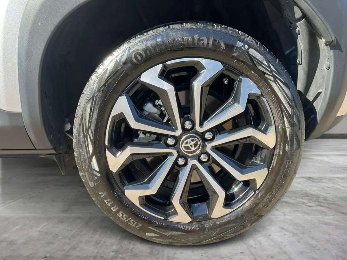 Toyota Yaris Cross usata a Lecco (15)