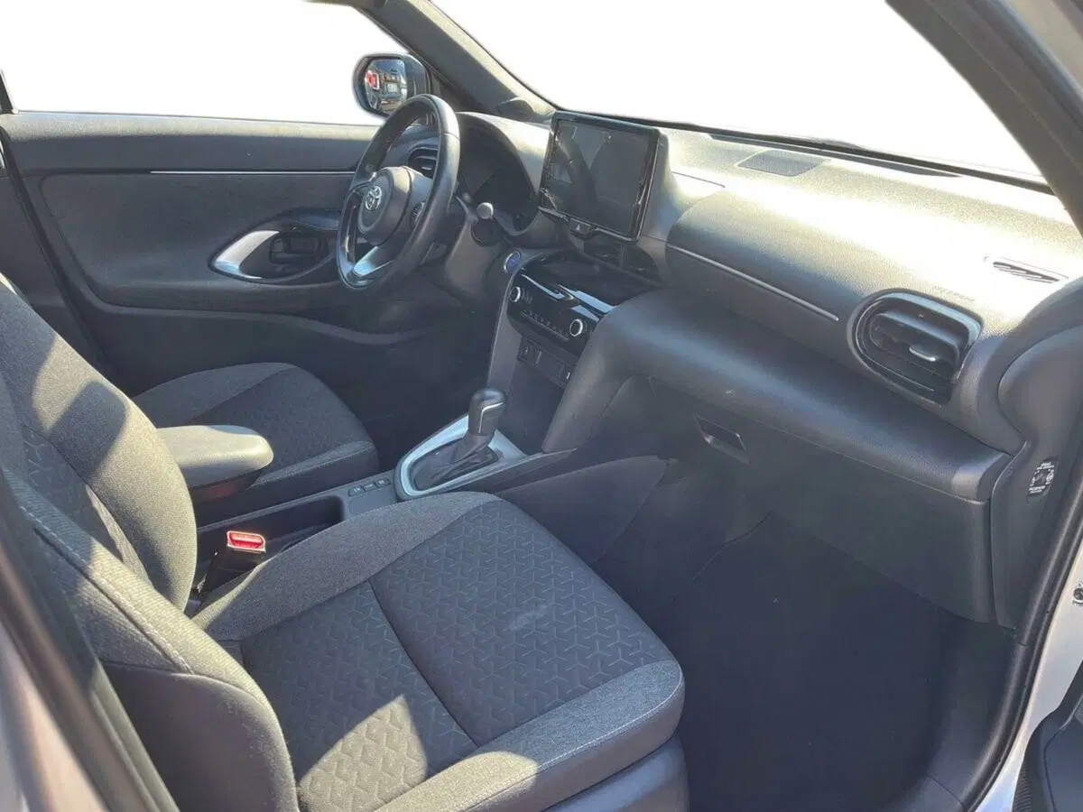 Toyota Yaris Cross usata a Lecco (16)