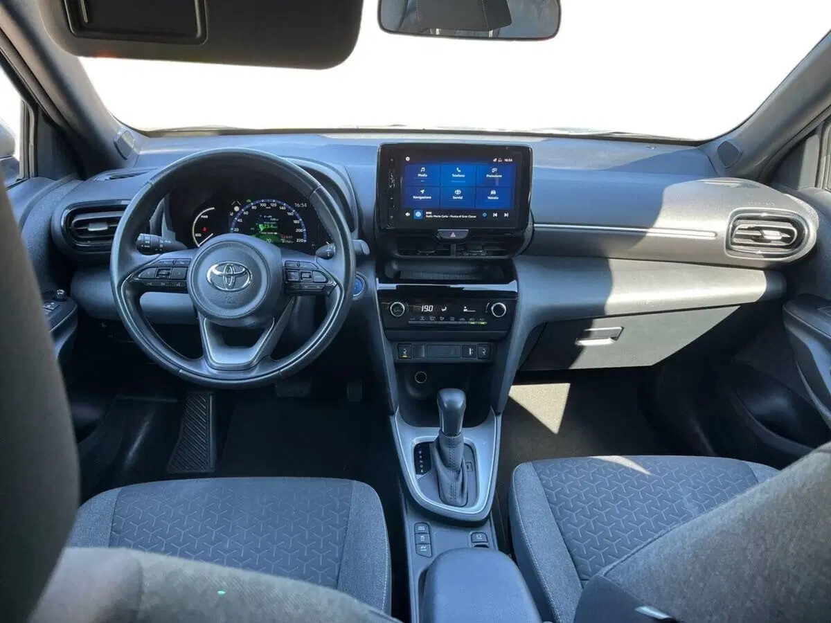 Toyota Yaris Cross usata a Lecco (17)