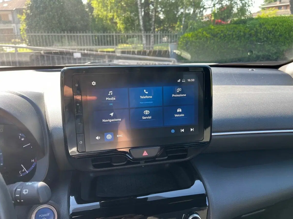 Toyota Yaris Cross usata a Lecco (18)