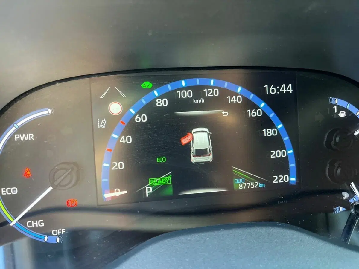 Toyota Yaris Cross usata a Lecco (9)