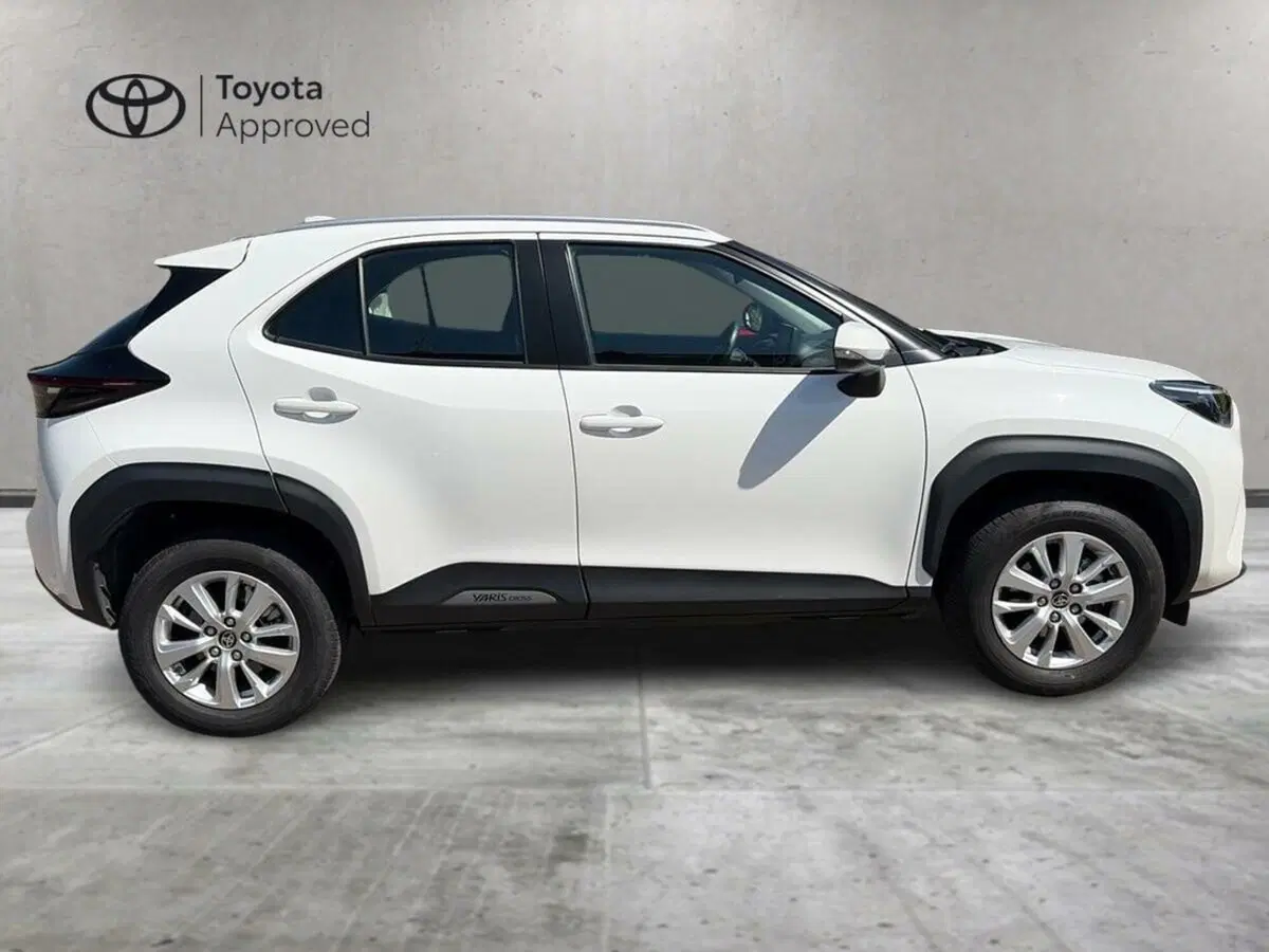 Toyota Yaris Cross usata a Lecco (4)