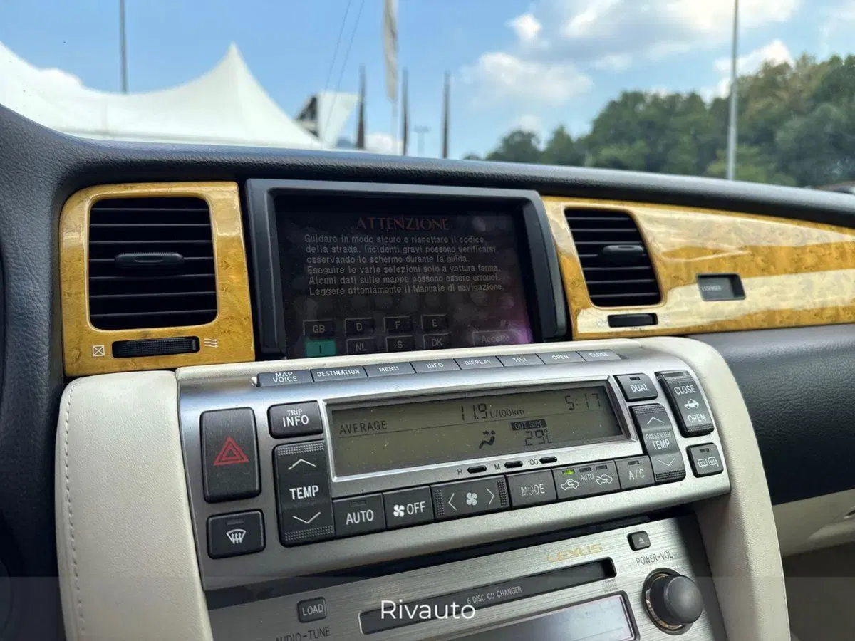 Lexus SC usata a Como (9)