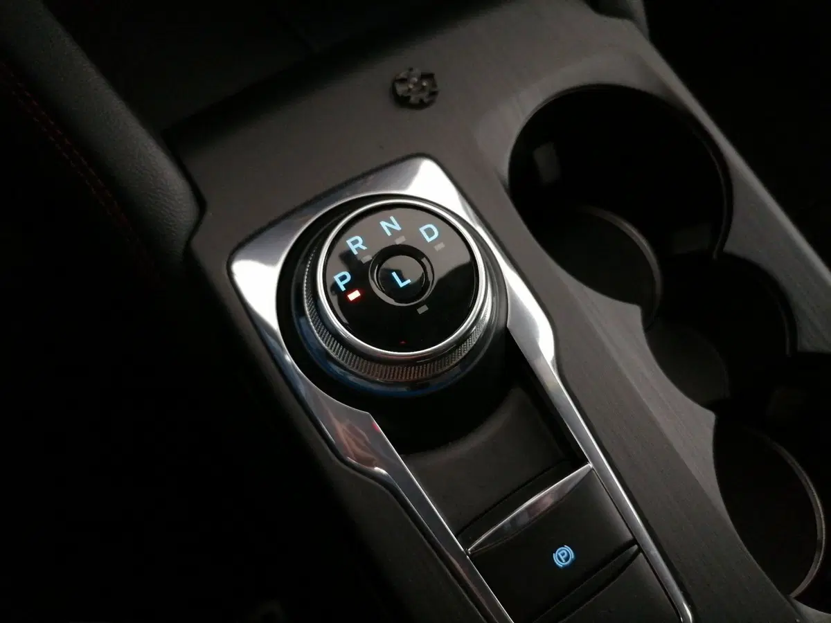 Ford Kuga usata a Roma (13)
