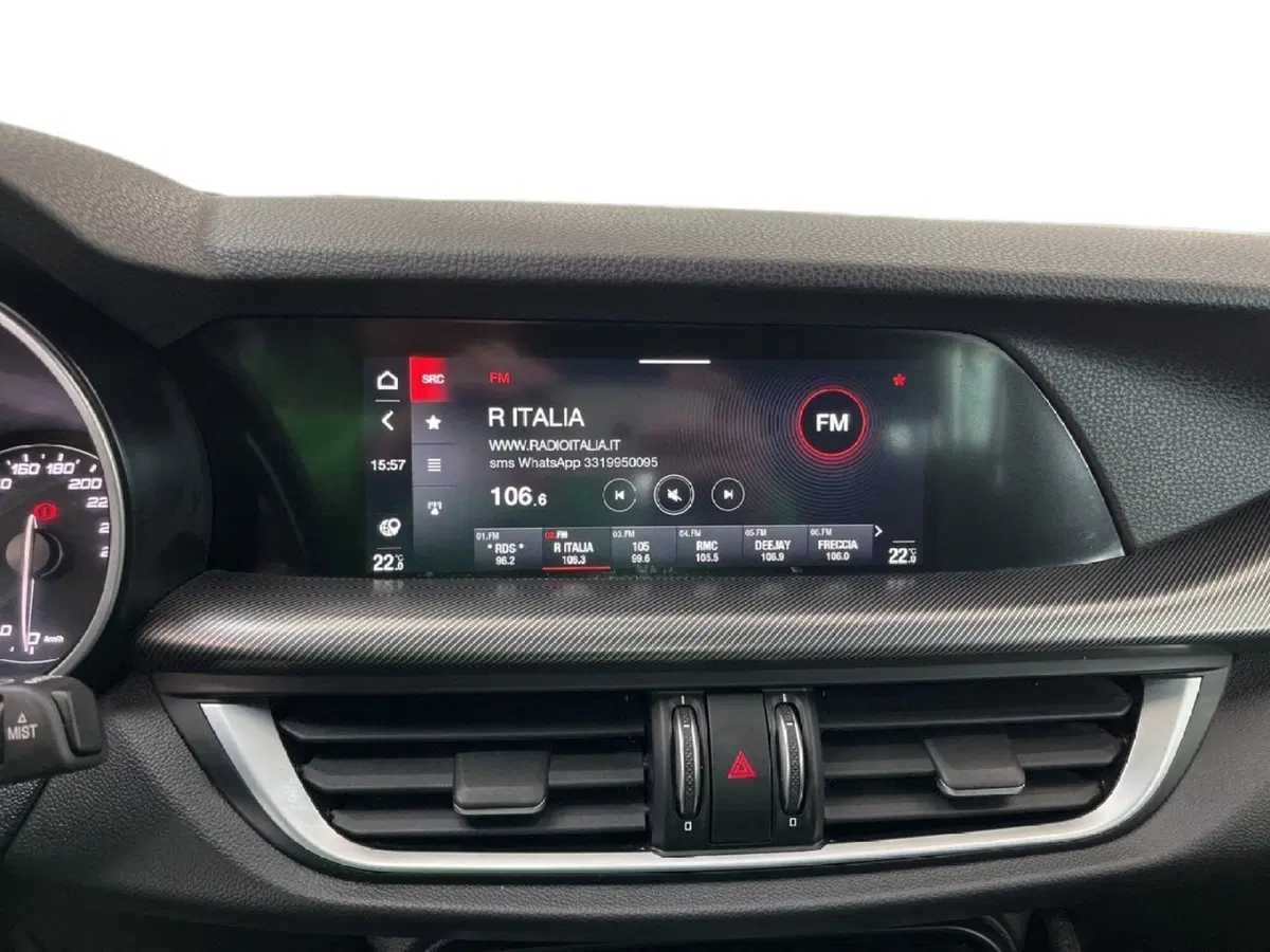 Alfa Romeo Stelvio usata a Torino (14)