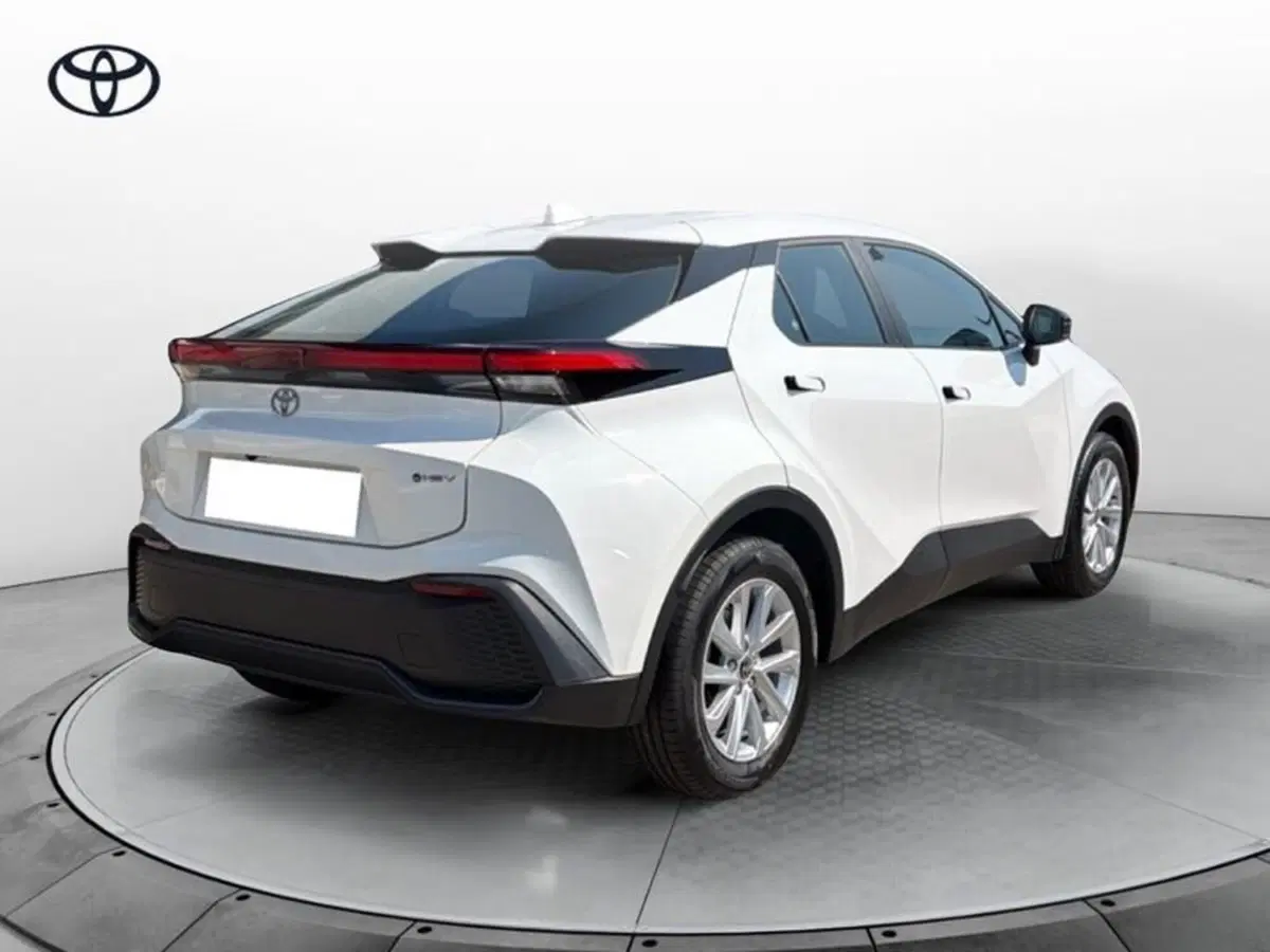 Toyota Toyota C-HR nuova a Vicenza (6)