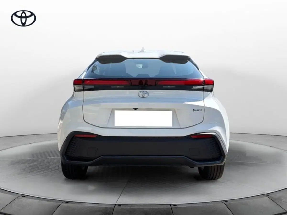 Toyota Toyota C-HR nuova a Vicenza (7)