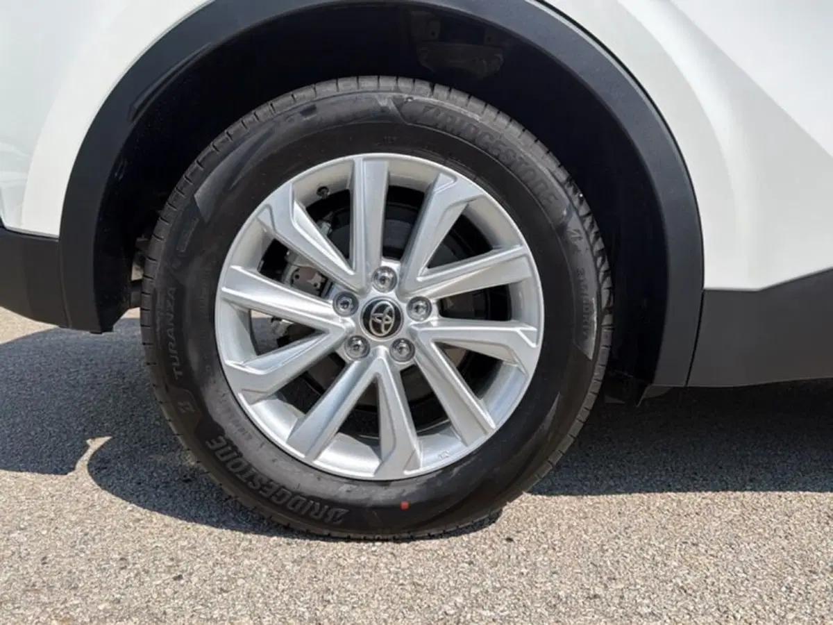 Toyota Toyota C-HR nuova a Vicenza (8)