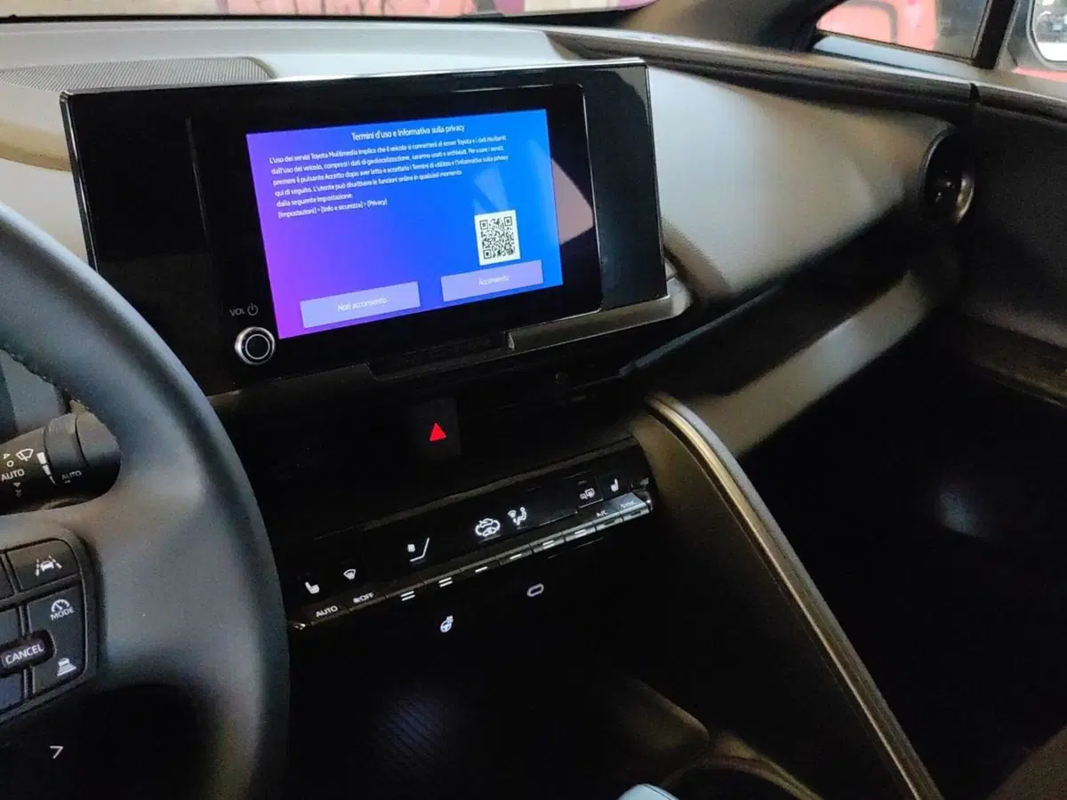 Toyota Toyota C-HR usata a Milano (11)